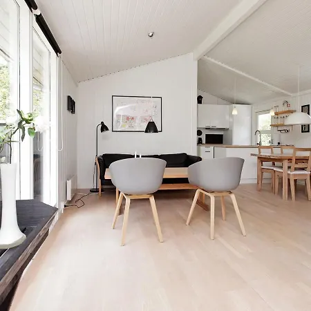 Three-bedroom Holiday In 41