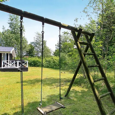Three-bedroom Holiday In 41 *
