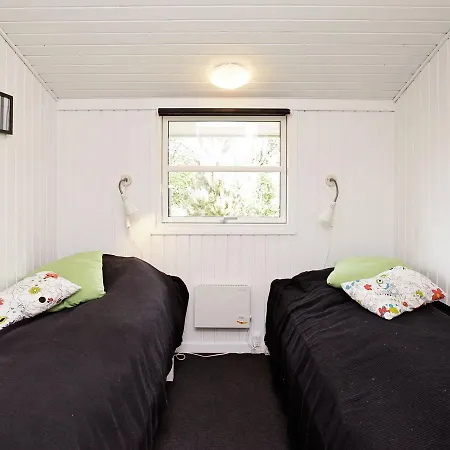 Three-bedroom Holiday In 41