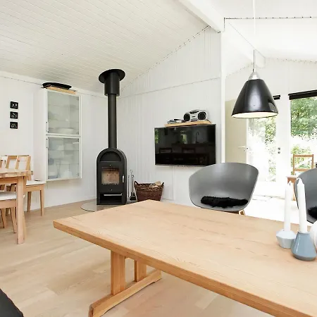 Three-bedroom Holiday In 41 Hals