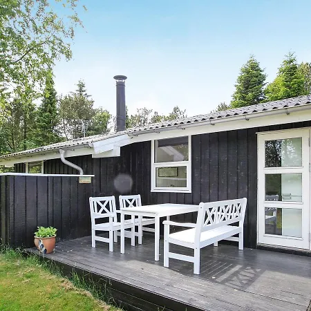 Three-bedroom Holiday In 41 *