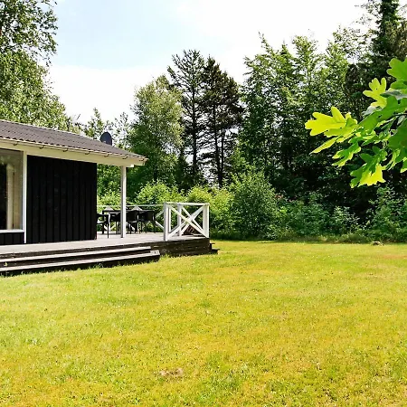 Three-bedroom Holiday In 41 *